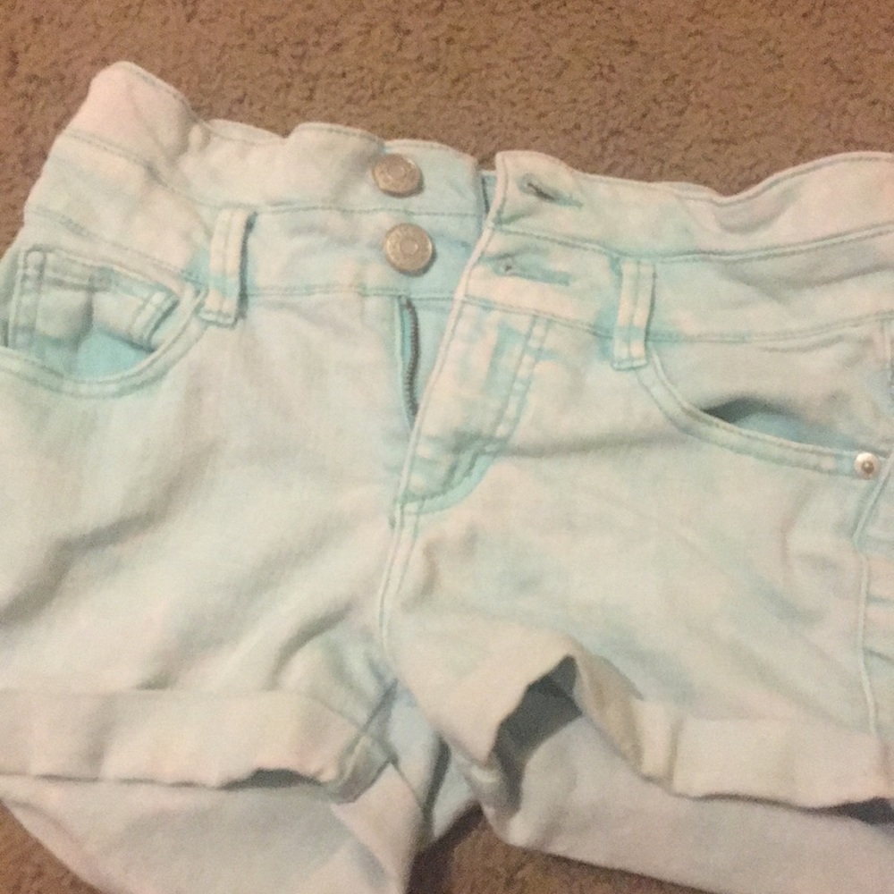 Comfy stretchy light blueish green shorts